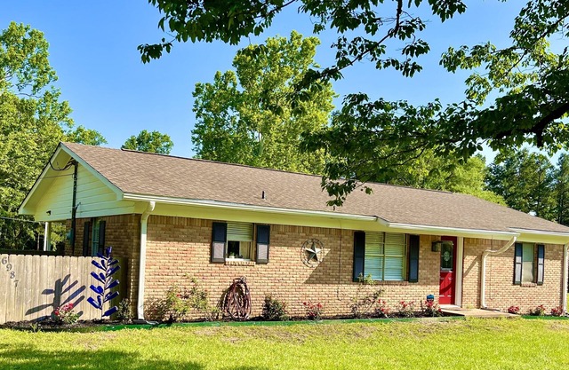 Country Home on Montes Hill in Nacogdoches