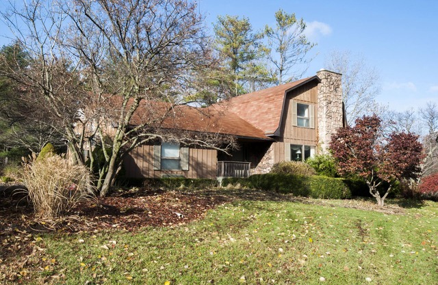 Country Home with Entertainment Facility Available, Close to Town