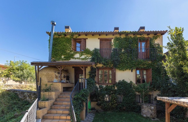 Country House 'La Cárcava' with Mountain View, Private Terrace and Wi-Fi