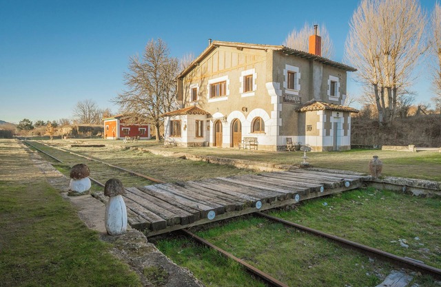 Country House 'La Estación De Rabanera' with Private Garden
