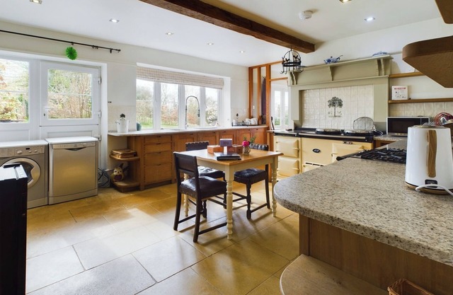 Country House-14Guests-Parking-HotTub-AmazingViews