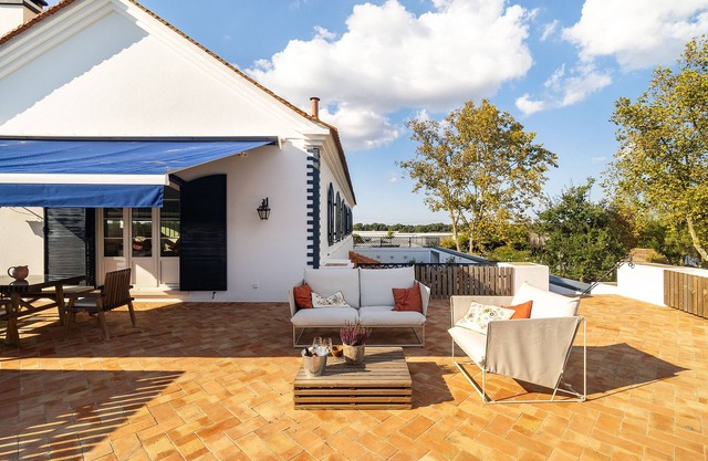 Country house, 25 minutes from Lisbon, with terrace and spacious garden with pool
