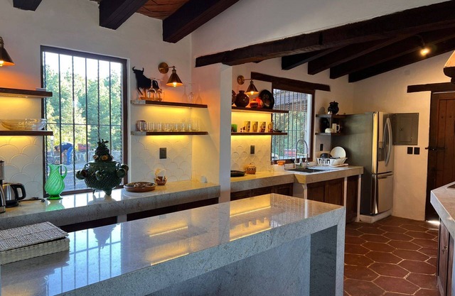 Country house 5 minutes from downtown Patzcuaro with spectacular view of the lake.