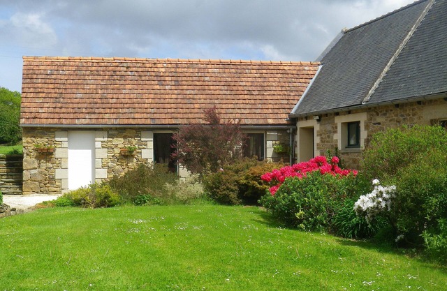 Country house a few minutes from the sea and the pink granite coast