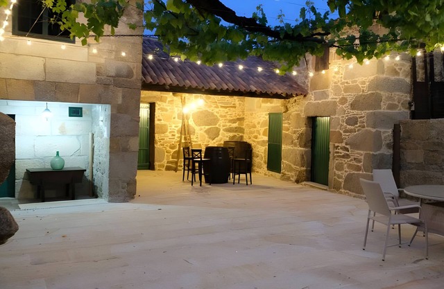 Country House 'A Viña Do Souto' with Mountain View, Private Terrace and Private Garden