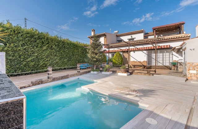 Country House 'Cortijo Pinsapo' with Mountain View, Wi-Fi and Air Conditioning