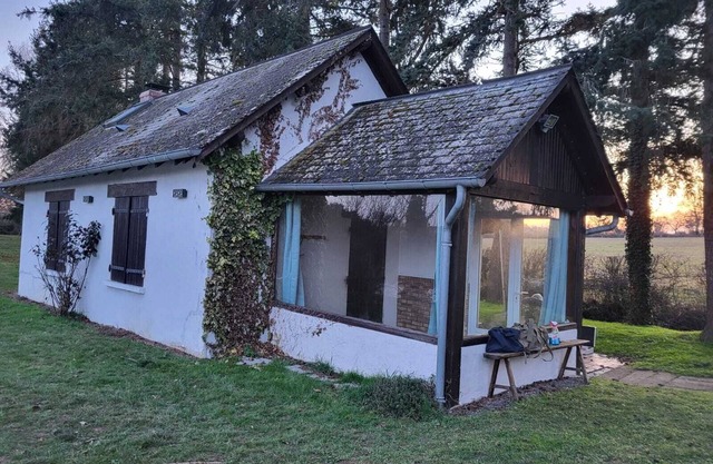 Country House 'Cottage Du Diot, Son Lac Et Son Île' with Private Terrace
