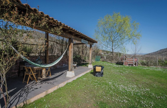 Country House 'El Astial' with Mountain View, Private Terrace and Wi-Fi