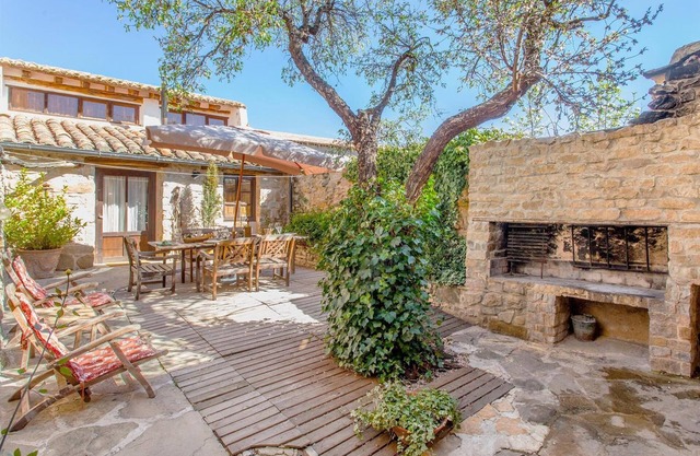 Country House 'El Rincón De Los Frailes' with Mountain View, Private Terrace and Wi-Fi
