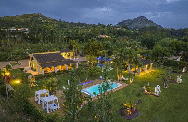 Country House 'Els Oscols 53' with Sea Views, Wi-Fi and Air Conditioning