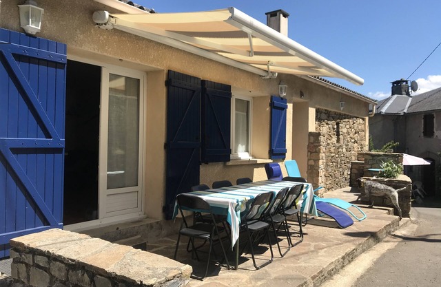 Country house, entire dwelling between Lacaune and Viane (tarn 81)