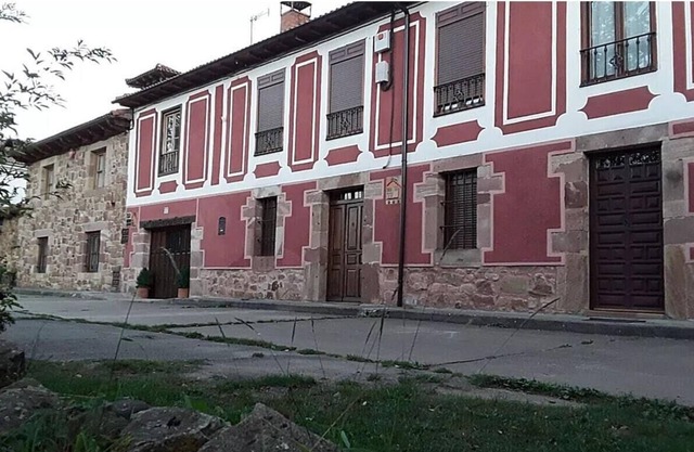 Country House 'Entrepeñas' with Mountain View, Shared Terrace and Wi-Fi