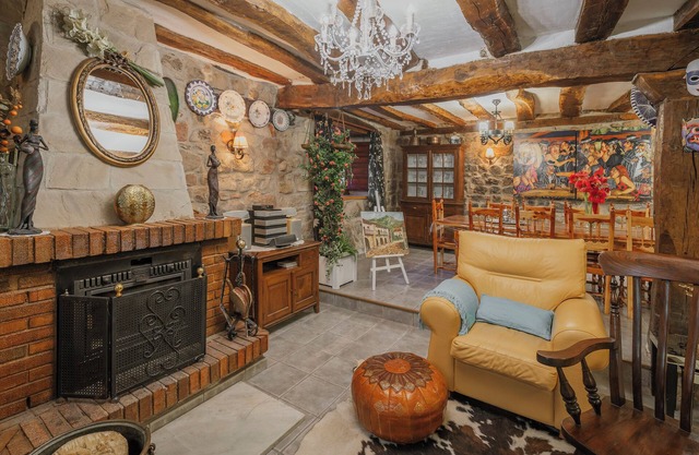 Country House 'La Casona' with Mountain View, Private Garden and Wi-Fi