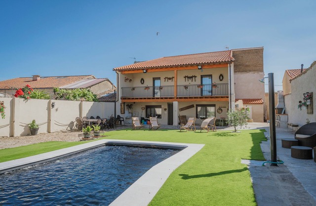 Country House 'Cepa Alta Del Hocillo' with Private Pool, Private Garden and Wi-Fi