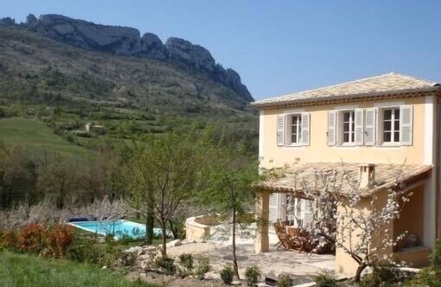 Country house, heated pool (115.5) in a noteworthy site with river and free view