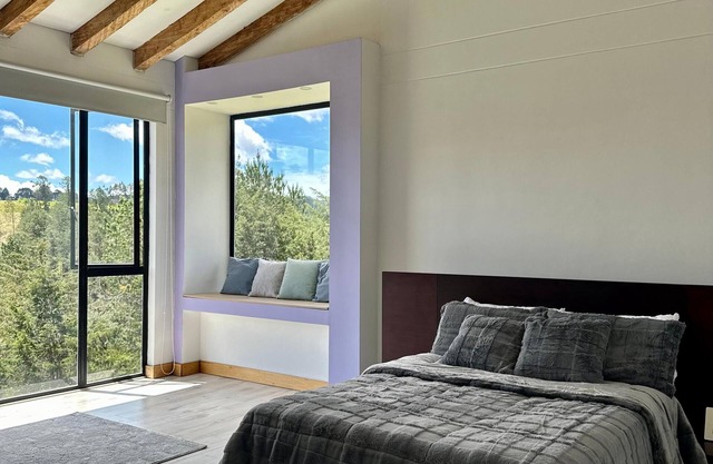 Country House, Gastronomic Zone, 15 minutes from El Retiro.
