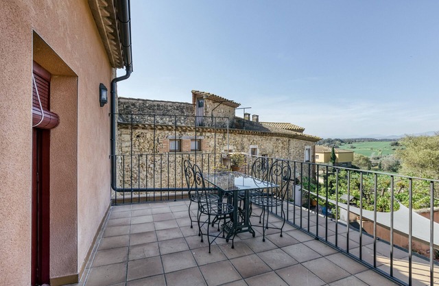 Country house 'Grans Paissatges' with private terrace, balcony and Wi-Fi