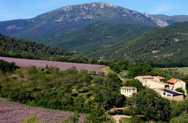 Country House "Hameau Des Oraisonis" with Mountain View, Private Pool & Wi-Fi
