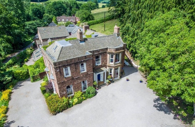 Country House in the Wye Valley with Spectacular Views. 40 mins from Cheltenham