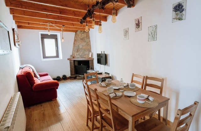 Country House 'La Lar' with Mountain View, Private Terrace and Wi-Fi