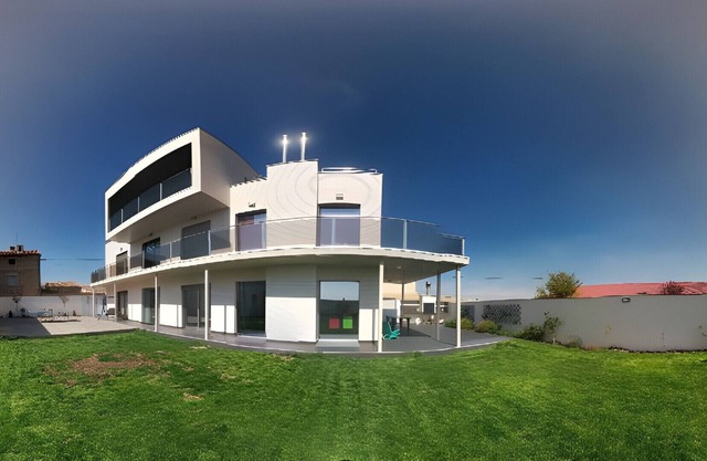 Country House 'Laberinto' with Private Terrace, Private Garden and Wi-Fi