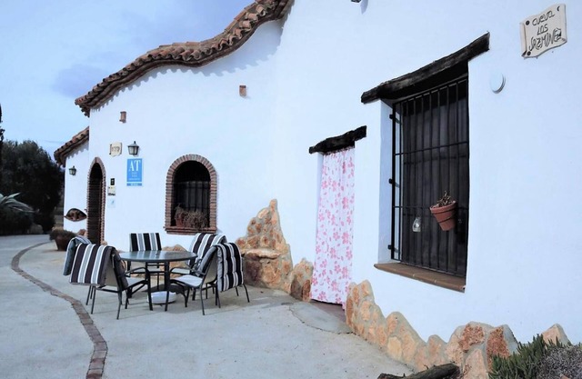 Country House 'Los Jazmines' with Shared Pool, Wi-Fi and Air Conditioning