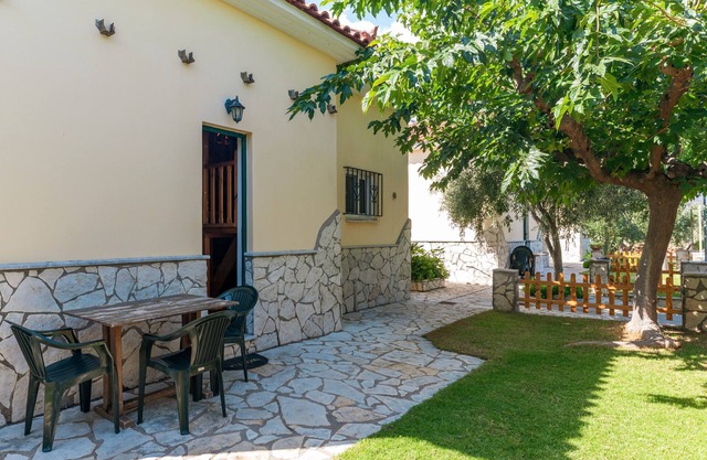 Country House 'Maisonette with Private Patio 3' with Mountain View, Wi-Fi and Air Conditioning