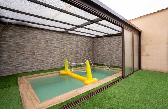 Country House 'Nueve Villas' with Private Garden and Wi-Fi