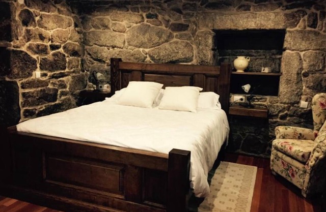 Country House 'O Cantón' with Balcony and Wi-Fi