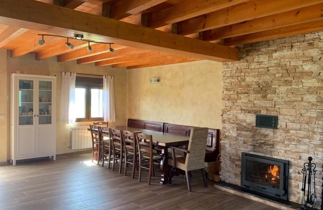 Country House 'Paraje Navazos' with Mountain View, Private Pool and Wi-Fi