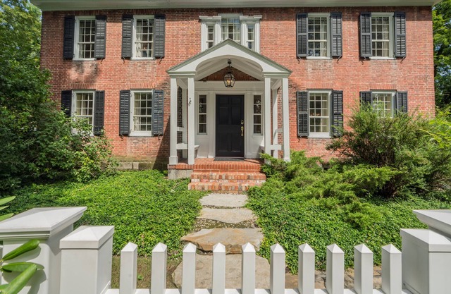 Country House, Pool, Garden, Pet Friendly, Near Lake George & Saratoga Springs