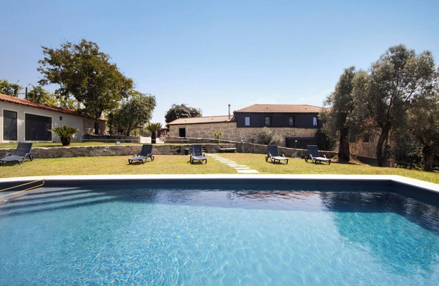 Country House 'Quinta De Ramil' with Mountain View, Wi-Fi and Air Conditioning