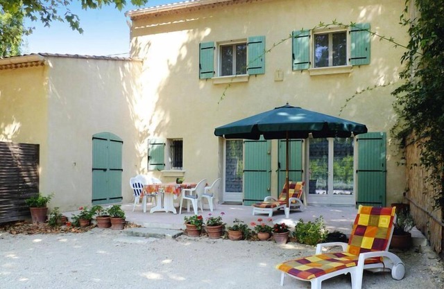Country house with private terrace, Beaucaire