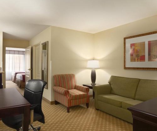 Country Inn & Suites by Radisson, Washington at Meadowlands, PA