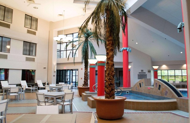 Country Inn & Suites by Radisson Erie