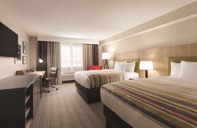 Country Inn & Suites by Radisson Bakersfield CA