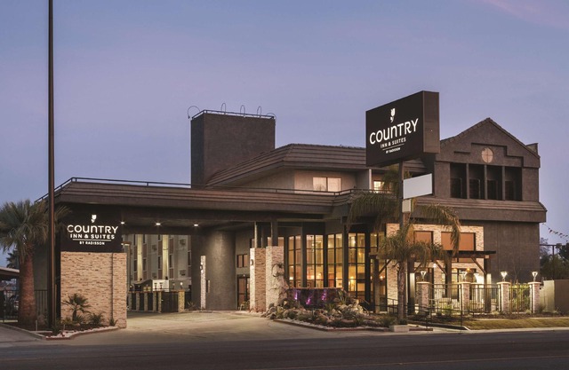Country Inn & Suites by Radisson, Bakersfield, CA