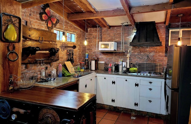 Country Living Cabin 3-bedroom in Apaneca with WiFi/Pool, Ruta de las Flores.