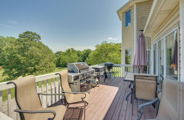Country Living w/Spacious Yard: Sibley Home!