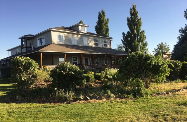 Country living with all the comforts of home and close to downtown Boise.