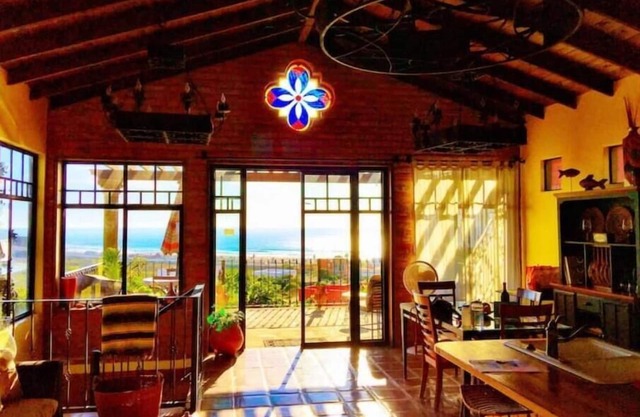 Country Living with gorgeous ocean/beach/river/mtn view -1/2 hr. to Wine Country