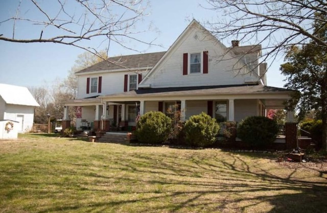 Country Manor