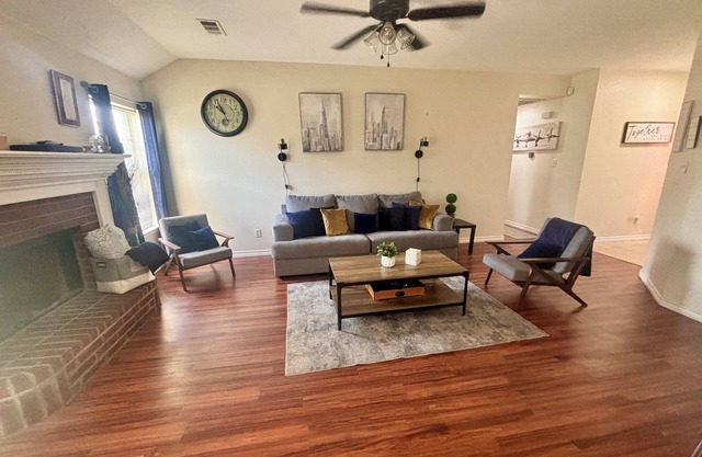 Country Style Comfy Living in Texas
