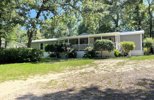 Country style - Entire home in Magnolia with pool