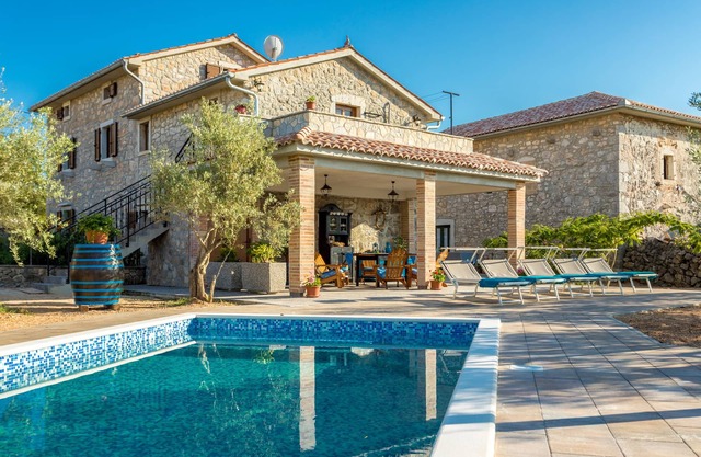Country Villa St Anton with private Pool