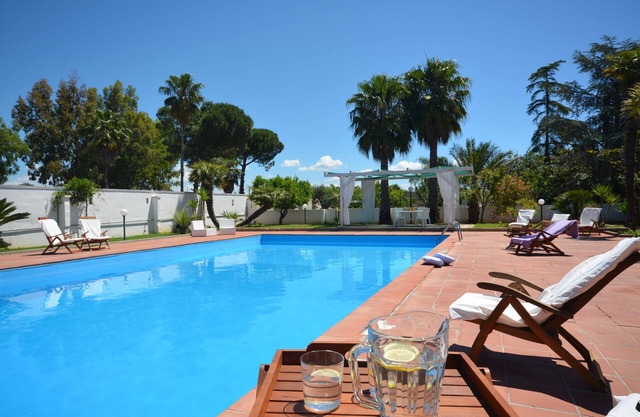 Country villa with private pool,tennis court five minutes from the sea
