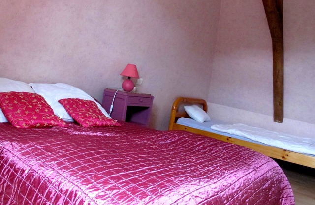 Countryside gite, build in stones of Limousin in the midst of an apple orchard