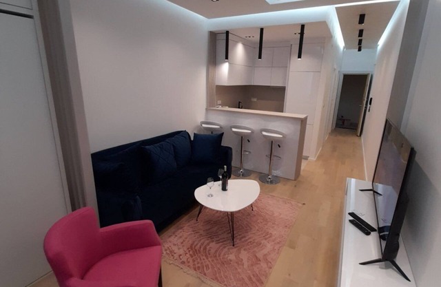Couples Getaway Studio Apartment with Terrace