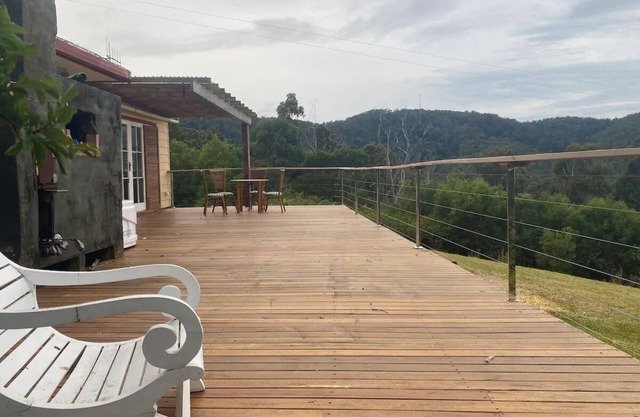 Couples Retreat the Valley view cottage, epic viewn