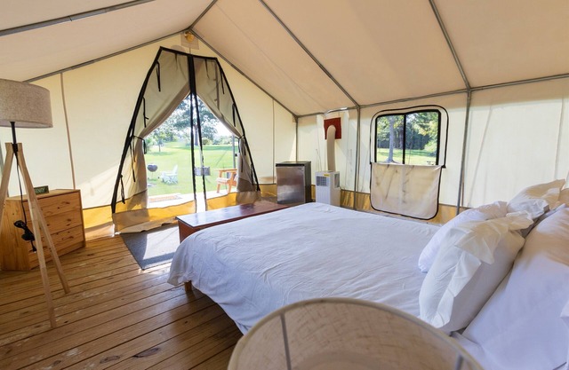 Couples Summer Glamping Getaway near Lake Livingston